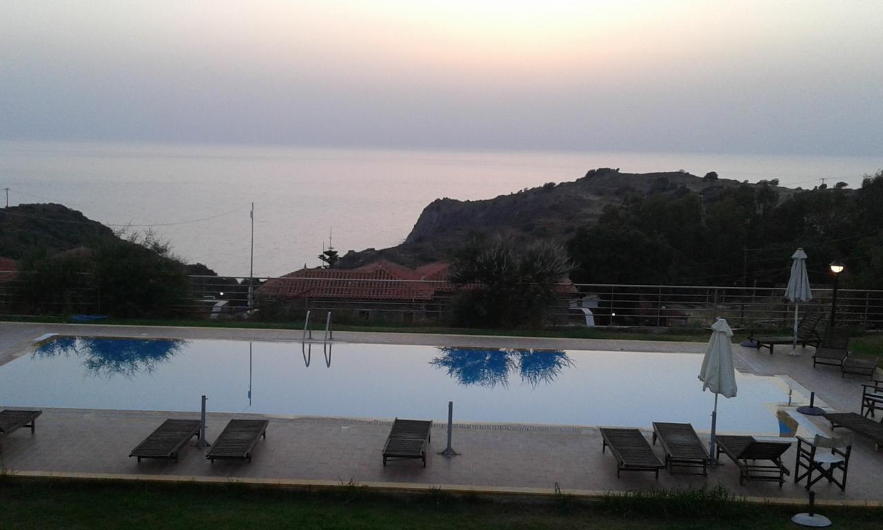 Molivos Sunset Apartments Mithymna Exterior photo